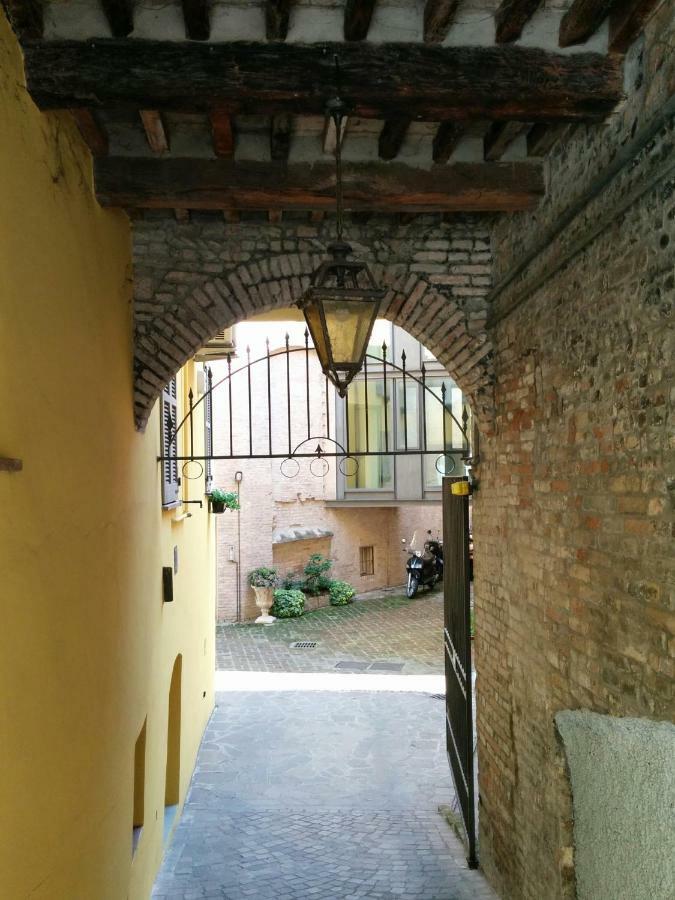 Appartamento Honey House Parma Esterno foto